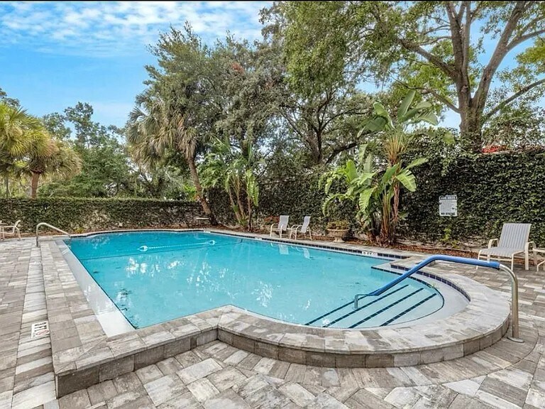 Pool - 235 6th St NW