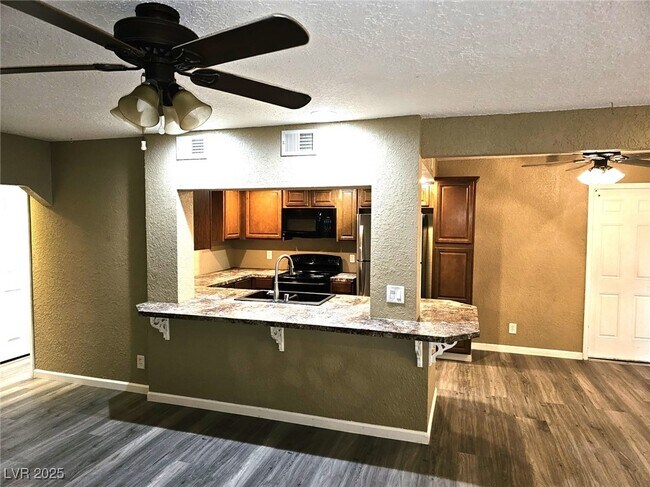 Building Photo - 260 Shadybrook Ln