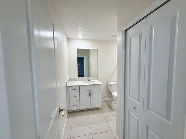 Building Photo - 9232 Bonita Mar Dr