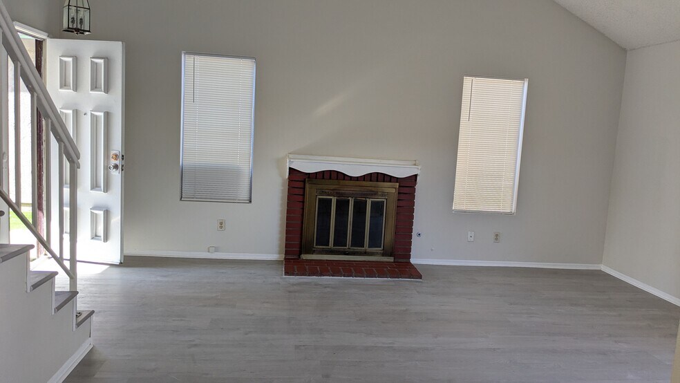 Building Photo - 24158 Amberley Dr