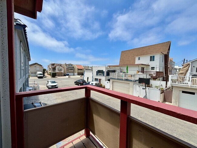 Building Photo - Incredible Value Just Steps from the Sand | 1 Bed 1 Bath Upper Unit  | Silver Strand Beach | Unfu...