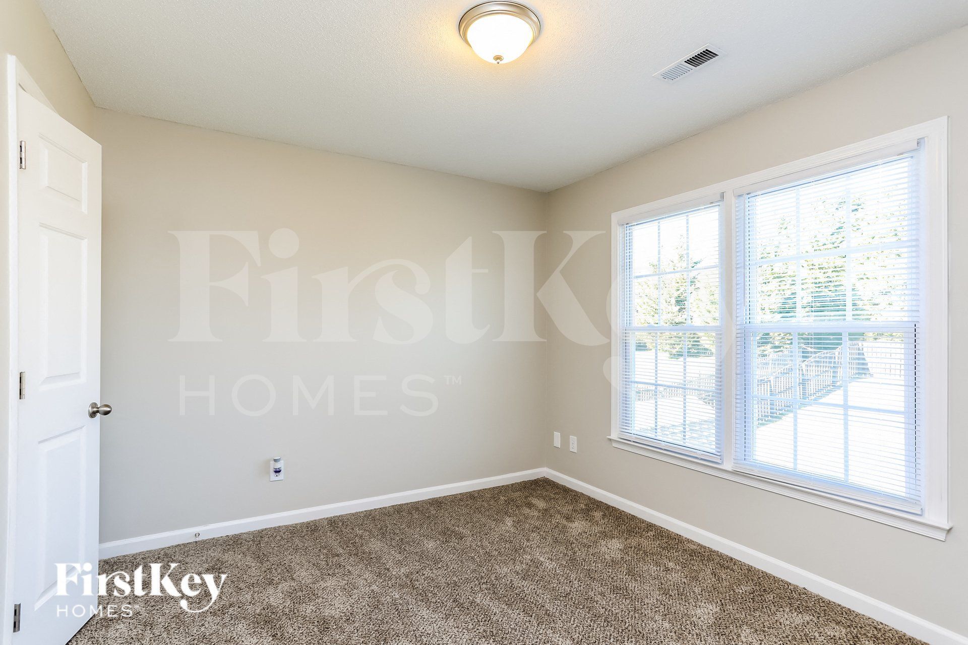 Building Photo - 4906 Riding Ridge Dr