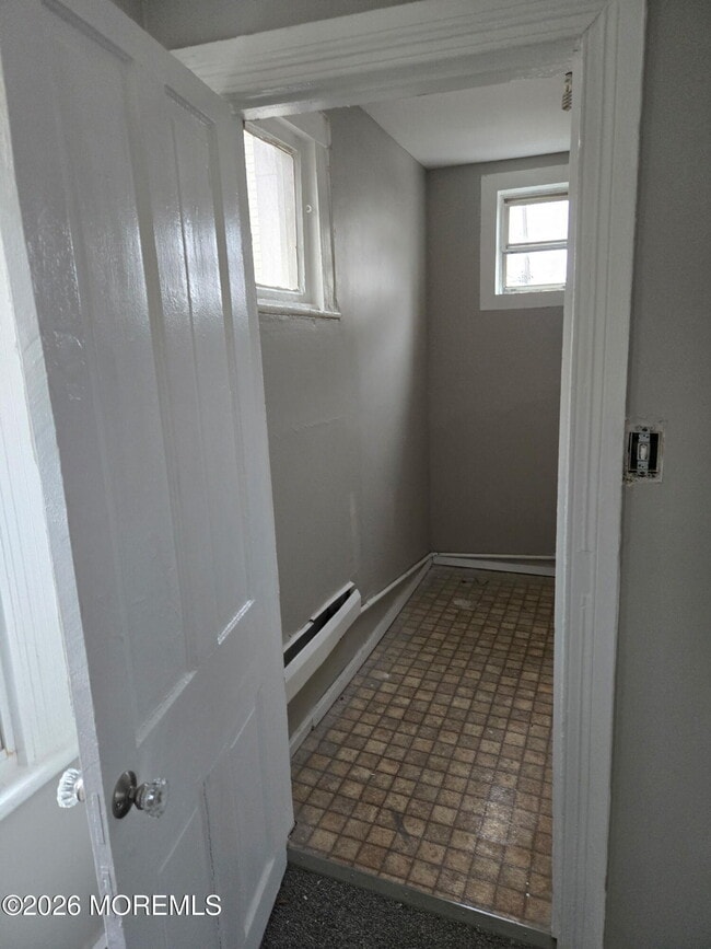 Building Photo - 43 Webb Ave