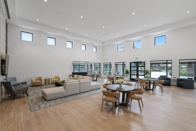 Building Photo - 2150 NW 23rd Way