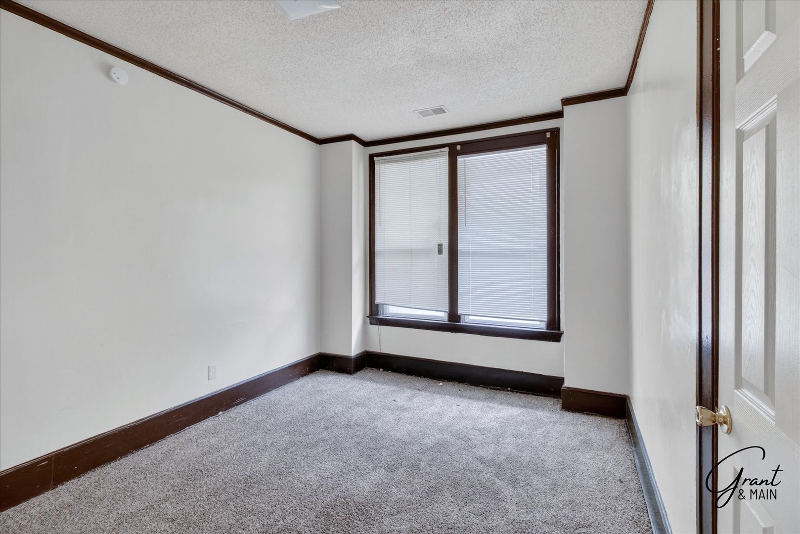 Building Photo - 58/60 Alger - FDR - T