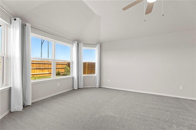 Building Photo - 102 Crooked Trail