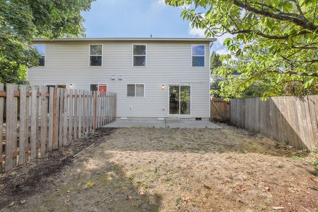 Building Photo - Updated SE Portland Townhome - Near Woodstock
