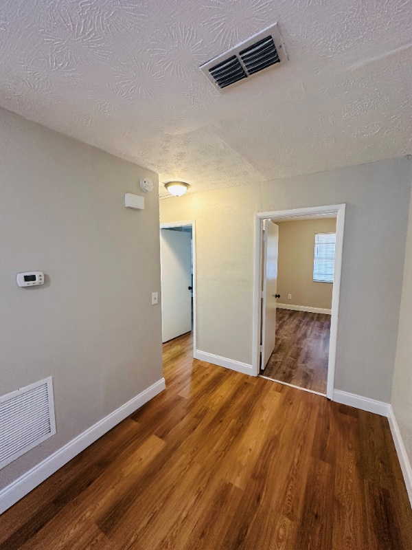 Building Photo - 7114 Ken Knight Dr W