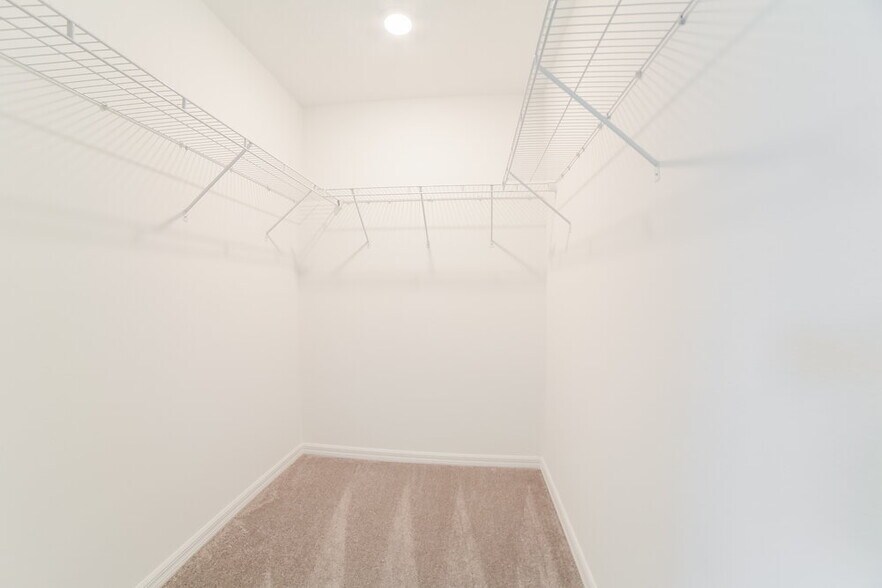 Building Photo - 7302 Spring Snowflake Ave