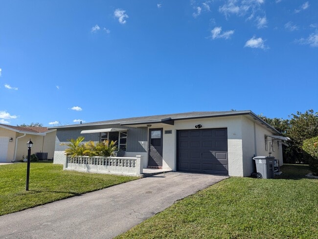 Building Photo - 14243 El Clavel Way
