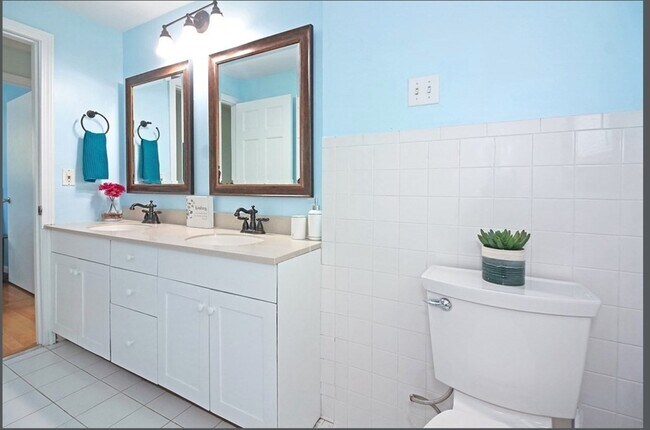 Building Photo - 88 St Mary St