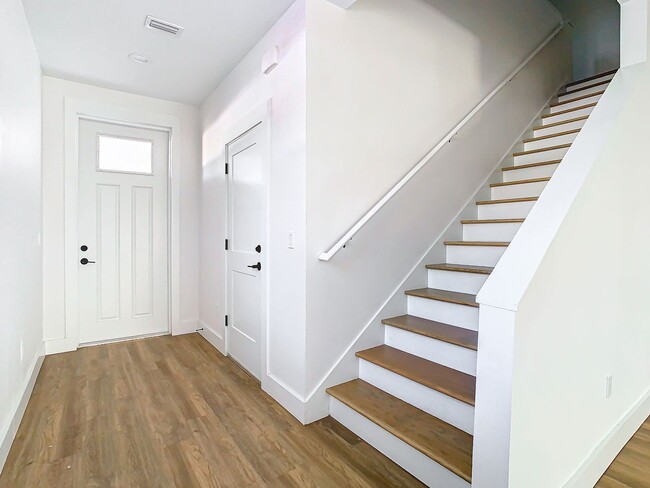 Building Photo - Brand New Constructed Townhouse in South T...