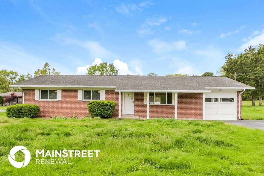 Primary Photo - 4428 Green Valley Dr
