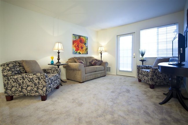 Building Photo - 15292 Hawks Ridge Dr