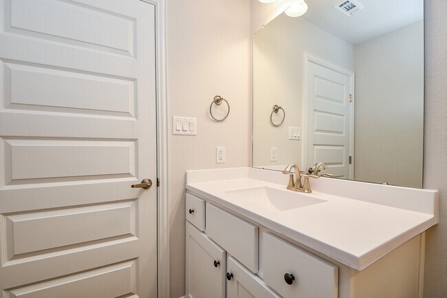 Building Photo - 2700 Diamond Reef Ln