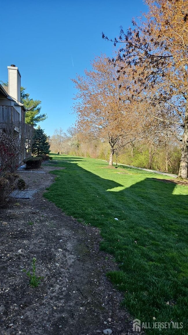 Building Photo - 909 Ravens Crest Dr