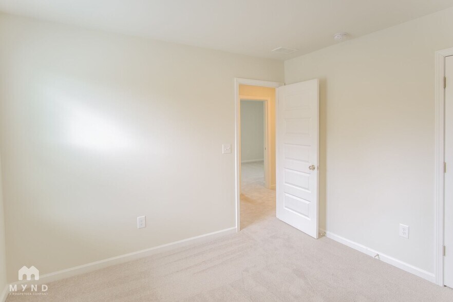 Building Photo - 261 Cypress Tree Lp