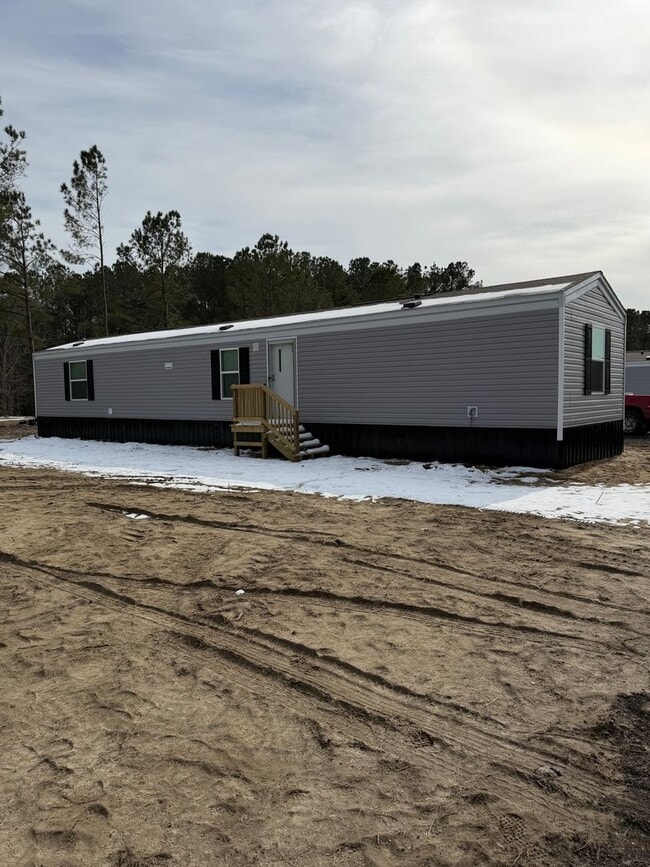 Building Photo - 3 Bed / 2 Bath Rental Available – Loris Area