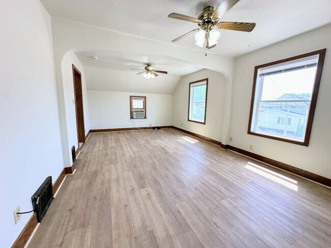 Building Photo - 1824 22nd St