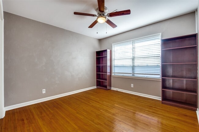 Building Photo - 118 Southbrook Cir