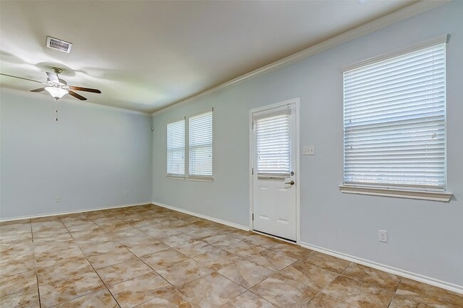 Building Photo - 6451 Calgary Woods Ln