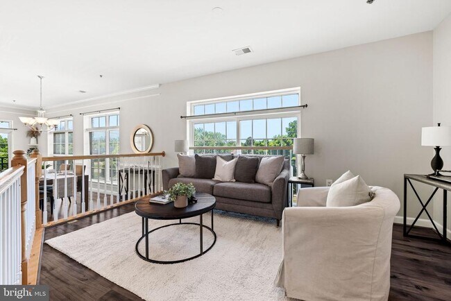 Building Photo - 810 Belmont Bay Dr