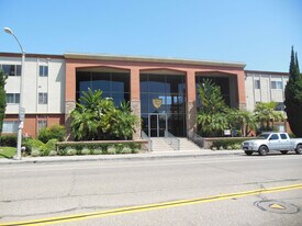 Building Photo - 400 N Acacia Ave
