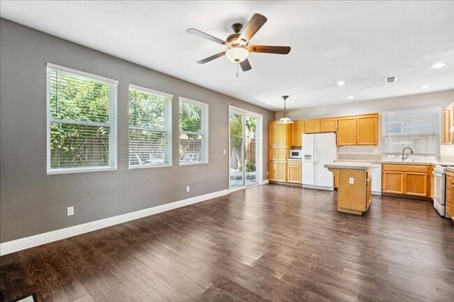 Building Photo - 57 Rossignol Cir