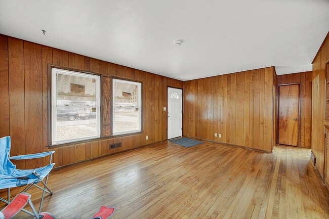 Building Photo - 2611 Ellen Ave