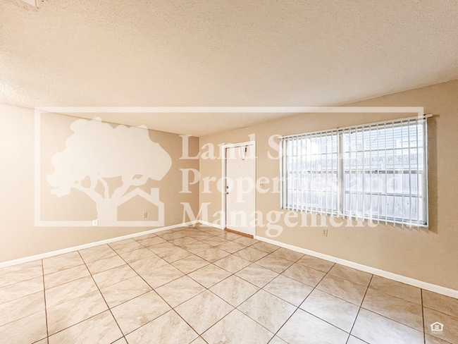 Building Photo - 732 Angelina Ln