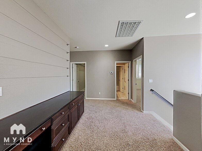 Building Photo - 10772 Grayslake Dr