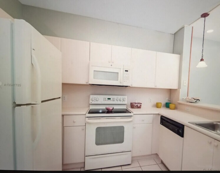 Building Photo - 17720 NW 67th Ave