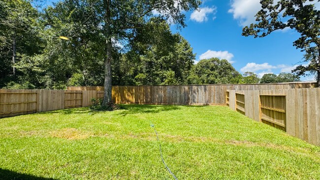 Building Photo - 472 Shoreview Dr