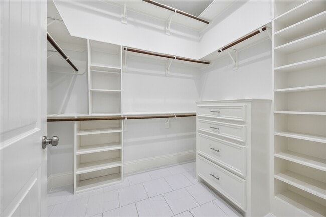 Building Photo - 7808 Janak Dr