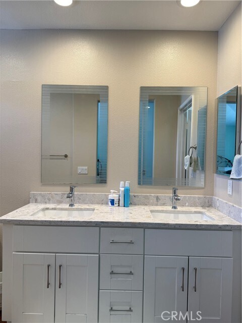 Building Photo - 5904 E Bottlebrush Dr