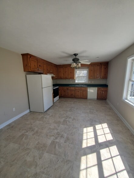 Building Photo - 7035 Evergreen Rd