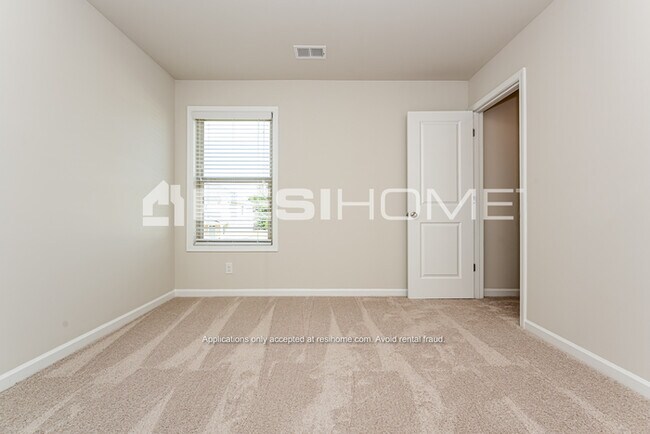 Building Photo - 501 Fiery Warbler St