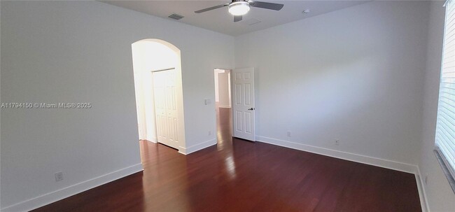 Building Photo - 4451 Laurel Pl