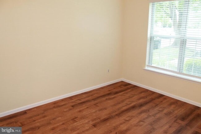 Building Photo - 5091 Beech Ct