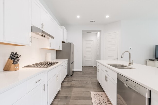 Building Photo - 307 Parker St