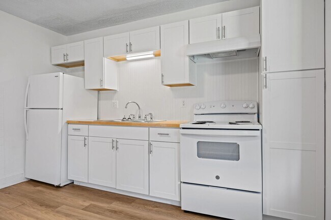 Building Photo - Duplex