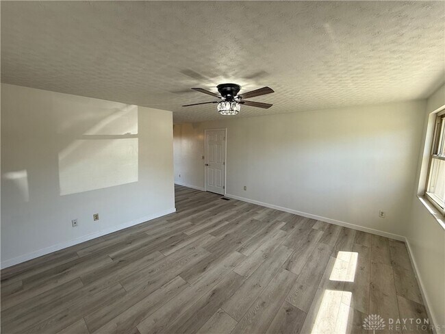 Building Photo - 7619 Bassett Dr
