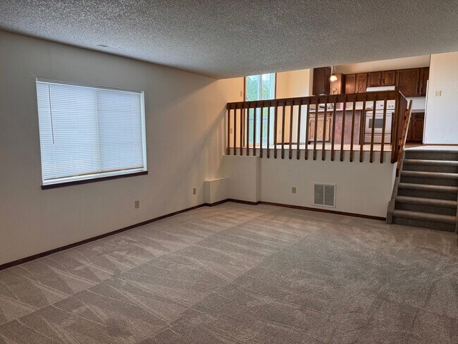 Building Photo - 3827 Glenhurst St