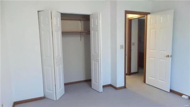 Building Photo - 105 Twin Oaks Dr