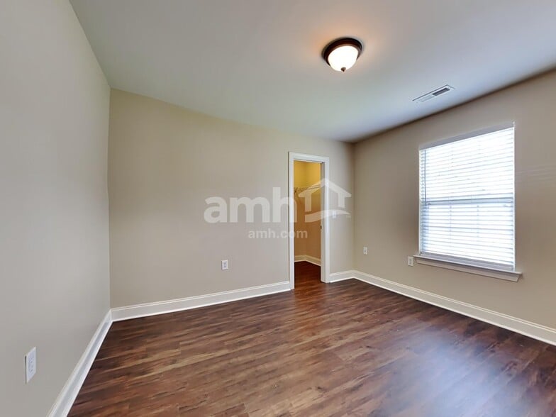 Building Photo - 205 Turner Greens Ct