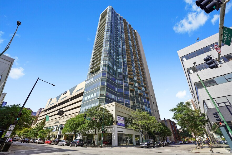 Building Photo - 111 W Maple St