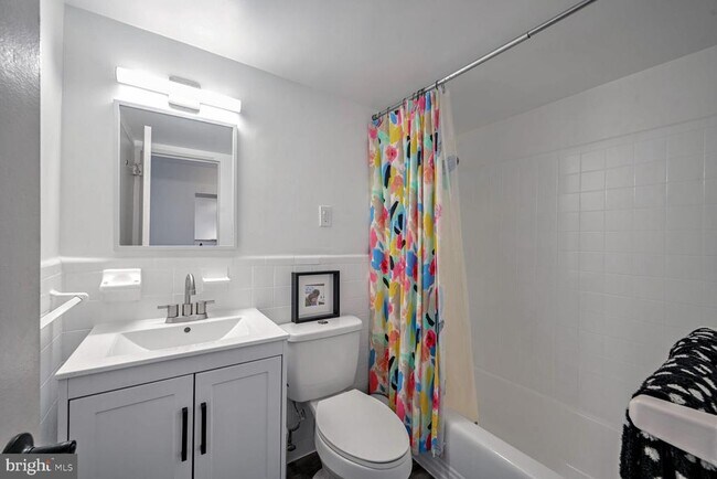 Building Photo - 1330 New Hampshire Ave NW