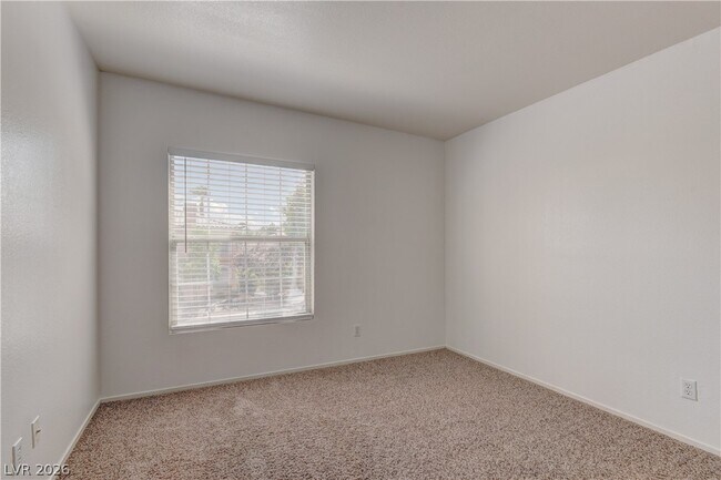 Building Photo - 8428 Majestic View Ave