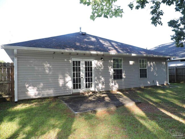 Building Photo - 2541 Gulf Breeze Ave