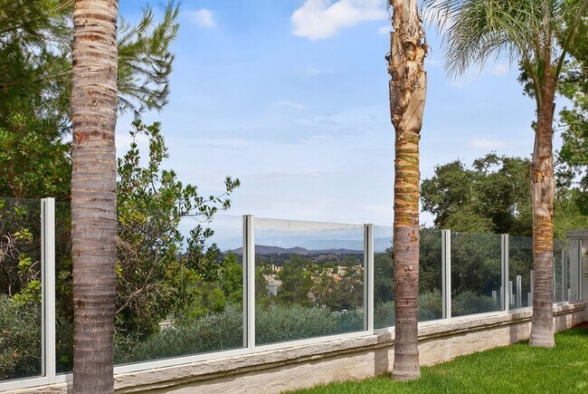 Building Photo - Most Desireable Neighborhood in Temecula  Eastridge by Redhawk